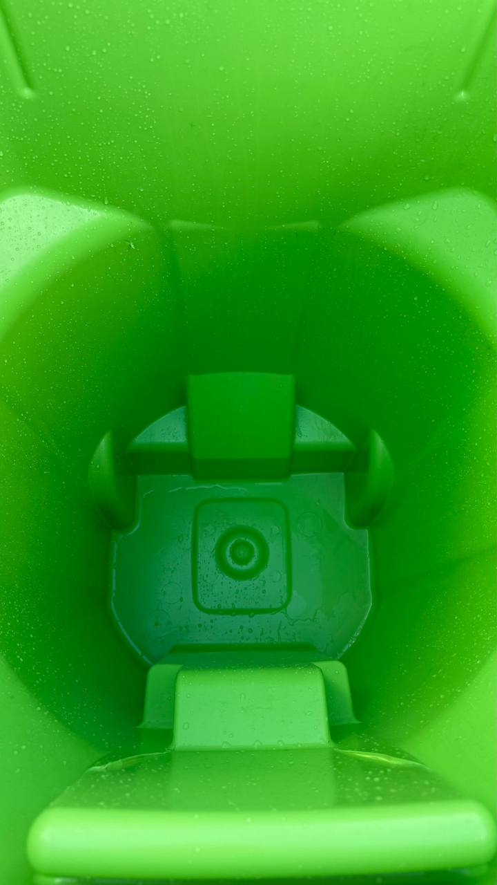 Interior bin cleaning after